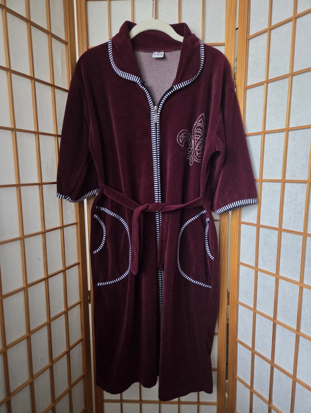 WOMENS BURGUNDY VELVET 3/4 SLEEVES RIBBON BELT & ZIPPER ROBE FROM EUROPE M/L